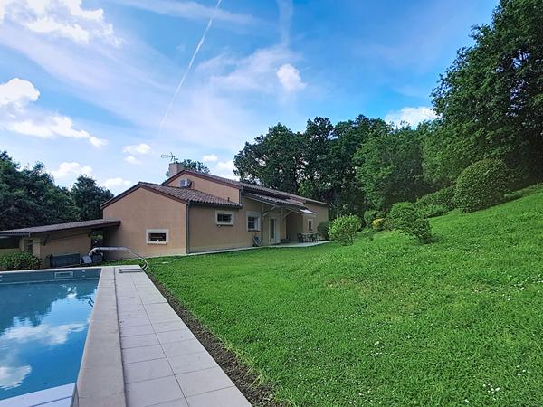 A VENDRE - Maison de 165m² - 5 chambres - Piscine - Saint Lys (31470)
