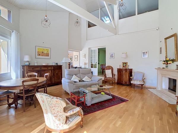A VENDRE - Maison de 165m² - 5 chambres - Piscine - Saint Lys (31470)