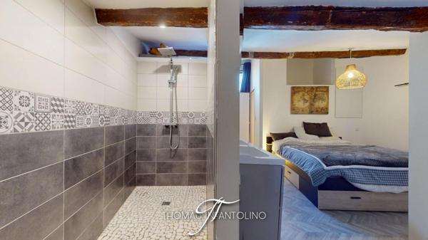 EN EXCLUSIVITE - ALAIRAC - MAISON DE VILLAGE - 1 CHAMBRE - 1 SALLE D'EAU - CLIMATISATION