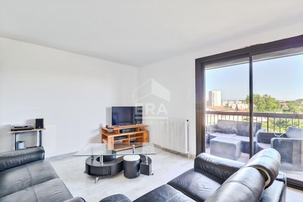 T4 103m2 à vendre - Terrasse, 2 places de parking - 13012