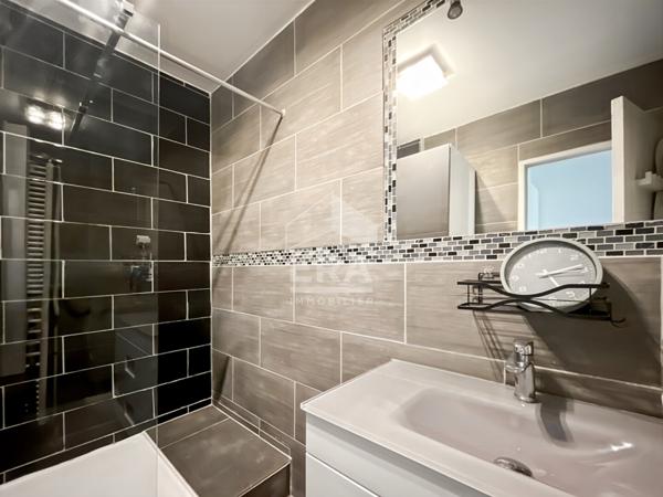 T4 103m2 à vendre - Terrasse, 2 places de parking - 13012