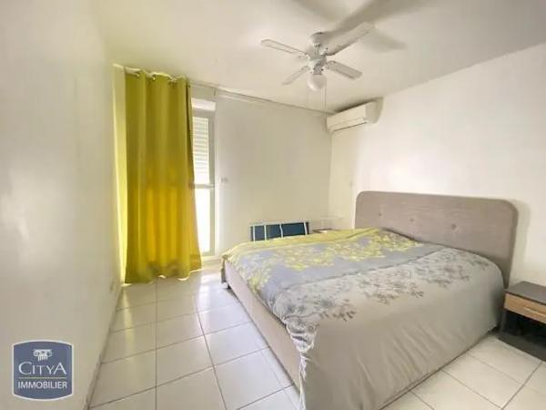 Appartement à louer 2 pièces 47.94m² Sainte-Suzanne (97441)