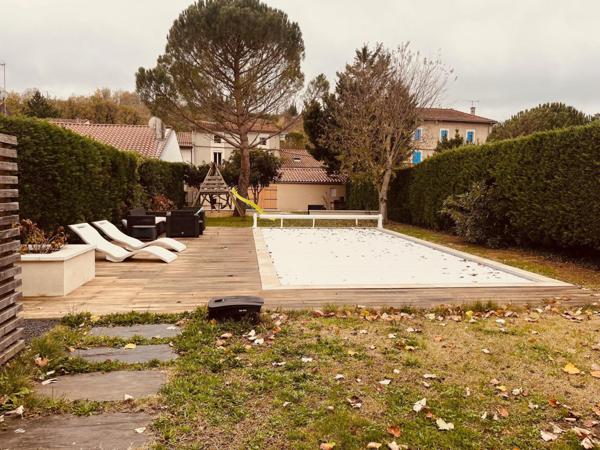 Maison de ville  5 chambres 180 m²  380000. €