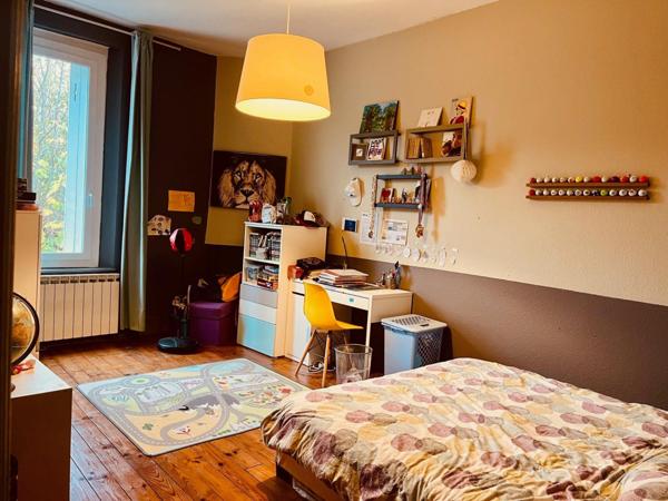 Maison de ville  5 chambres 180 m²  380000. €