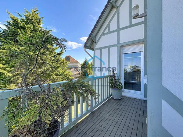 Trouville-sur-Mer – Appartement F2 avec vue mer, balcon, cave et stationnement privatif