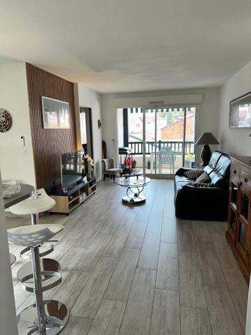 Appartement rénové à deux pas du centre!