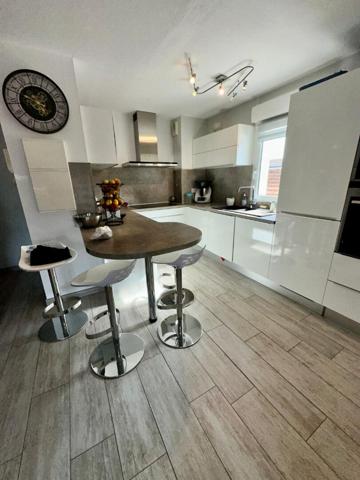 Appartement rénové à deux pas du centre!