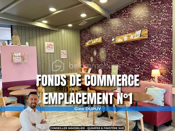 QUIMPER – GALERIE COMMERCIALE MAJEURE – EMPLACEMENT N°1 À L’ENTRÉE – ENVIRON 118 M² – RESTAURATION RAPIDE / SNACKING / TERMINAL DE CUISSON – VENTE SUR PLACE ET À EMPORTER – 22 PLACES INTÉRIEURES + TERRASSE – ÉQUIPE EN PLACE – BAIL RENOUVELÉ JUSQU’EN 2034 – CLÉ EN MAIN.

**** Emplacement stratégique – visibilité intérieure et extérieure – outil immédiatement exploitable – activité établie – transmission pour départ en retraite. ****

Gino DUPUY vous propose, à Quimper, la cession de ce fonds de commerce bénéficiant d’un emplacement de premier ordre au sein de l’une des principales galeries commerciales de l’agglomération.

Positionné directement à l’entrée du bâtiment, le commerce profite d’une excellente visibilité depuis les flux de la galerie mais également depuis l’extérieur, avec un espace terrasse en façade et la présence immédiate de nombreuses enseignes nationales génératrices de fréquentation.

L’activité actuellement exploitée associe restauration rapide, snacking, terminal de cuisson, pain, viennoiserie et pâtisserie, avec consommation sur place et vente à emporter, conformément à la destination commerciale prévue au bail.

UN OUTIL DE TRAVAIL CLÉ EN MAIN

Le local développe une surface contractuelle d’environ 118 m² et a bénéficié d’un aménagement complet réalisé par architecte.
Sa conception permet une organisation rationnelle des différents flux de travail avec notamment :

un vaste espace clientèle 
un espace de vente et de présentation 
une zone de préparation et de cuisson 
un laboratoire 
une chambre froide négative 
des espaces de stockage et réserve 
sanitaires 
ainsi que des espaces dédiés au personnel avec bureau, vestiaire et WC.

Le plan d’aménagement distingue notamment un espace clientèle d’environ 41 m², un espace de vente d’environ 23 m², une zone cuisson, un laboratoire et une chambre froide négative.
La salle permet actuellement d’accueillir 22 personnes assises à l’intérieur, complétées par environ 6 places en terrasse extérieure.
L’ensemble constitue un outil professionnel cohérent, fonctionnel et immédiatement exploitable, permettant à un repreneur d’assurer une continuité d’activité sans avoir à recréer intégralement son outil de production.

UNE ACTIVITÉ EXISTANTE ET STRUCTURÉE

Le fonds bénéficie d’un historique commercial établi, avec un chiffre d’affaires supérieur à 400 000 € sur chacun des trois derniers exercices.
L’établissement dispose actuellement de 3 salariés en CDI, permettant au futur repreneur de bénéficier d’une équipe déjà constituée et connaissant l'exploitation.
Le positionnement du commerce, son accessibilité, les flux générés par la galerie et les grandes enseignes environnantes offrent également d'importantes possibilités de développement, selon le concept et la stratégie du futur exploitant.

BAIL COMMERCIAL

Le bail commercial a été renouvelé pour une durée de 10 ans à compter du 1er avril 2024, offrant une visibilité locative à long terme au repreneur.

UNE CESSION DANS LE CADRE D’UN DÉPART EN RETRAITE

La vente intervient dans le cadre du prochain départ en retraite des gérants.

Afin de faciliter la reprise et d'assurer une transmission dans les meilleures conditions, un accompagnement du futur exploitant pourra être envisagé lors de la passation.

Une opportunité particulièrement adaptée à un professionnel souhaitant reprendre un établissement déjà opérationnel, à une enseigne recherchant une implantation stratégique à Quimper ou à un porteur de projet souhaitant disposer immédiatement d’un outil de travail structuré.

Dossier comptable, éléments du bail et informations complémentaires disponibles sur demande après qualification du projet acquéreur.

PLAN ET AGENCEMENT EN FIN D'ANNONCE

- - - Visite uniquement sur rendez-vous - - -

Contact : Gino DUPUY - BSK Immobilier
Votre Conseiller Immobilier sur Quimper et alentours.
Avis de valeur OFFERT dans tout le Finistère Sud.

_________________________________________________

VENTE IMMOBILIÈRE – QUIMPER & Alentours
Échangeons sur votre projet, sans engagement, pour définir la meilleure stratégie de vente.

APPORTEURS D'AFFAIRES
Vous connaissez quelqu'un qui souhaite vendre ou acheter ? Un simple message suffit pour initier un contact, je m'occupe du reste.
Rémunération attractive.

COLLABORATION INTERCABINET
Discutons volontiers d'un partage de mandat ou d'un acheteur en recherche.
_________________________________________________

Honoraires charge vendeur : aucun frais d'agence pour vous.
Le prix affiché est votre prix final hors frais de notaire.