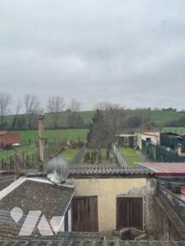 EN EXCLUSIVITE : A VENDRE A BAILLEUL dans le NORD (59) : MAISON DE VILLE MITOYENNE AVEC COUR, D...