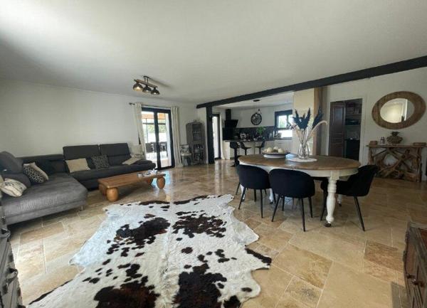 Maison à vendre    5 pièces •  Champcevinel