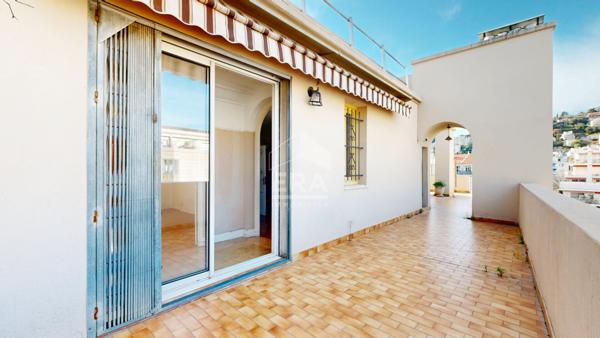 NICE - TZAREWITCH : VASTE 6 PIÈCES EN DERNIER ÉTAGE TRAVERSANT AVEC TERRASSES ET BALCONS