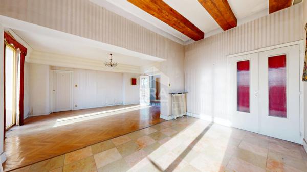 NICE - TZAREWITCH : VASTE 6 PIÈCES EN DERNIER ÉTAGE TRAVERSANT AVEC TERRASSES ET BALCONS