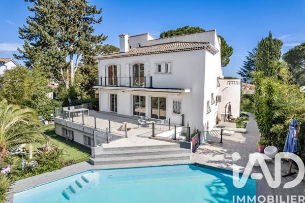 Maison à vendre 10 pièces 290,81 m² Mandelieu-la-Napoule