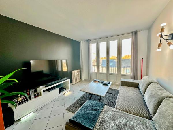 Appartement 3 pièces avec balcon, Saran limite Orléans, Idéal résidence principale ou investissement