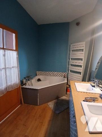 Maison d'habitation restaurée centre ville avec jardin