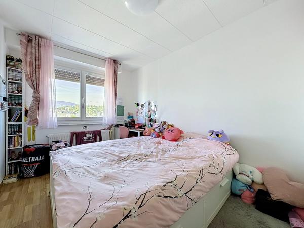 ANNEMASSE – 6ᵉ et dernier étage, T4 traversant de 96 m², vue dégagée à 180°