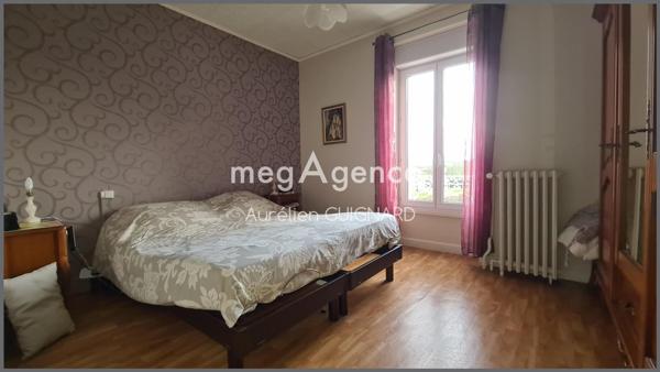 Maison à BRESSUIRE, 79300 - 7 pièces 118m²