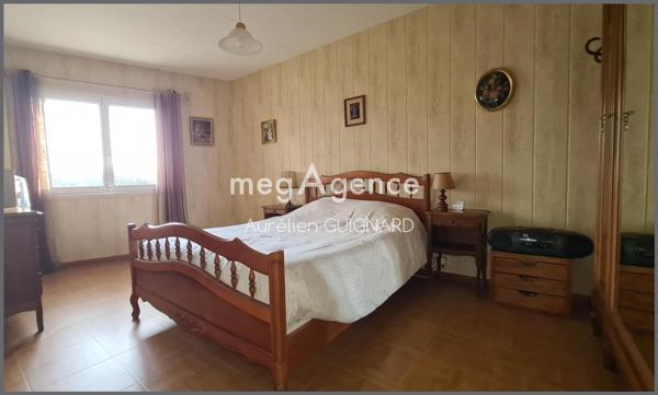 Maison à BRESSUIRE, 79300 - 7 pièces 118m²