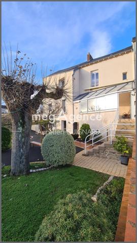 Maison à BRESSUIRE, 79300 - 7 pièces 118m²