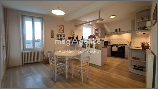 Maison à BRESSUIRE, 79300 - 7 pièces 118m²
