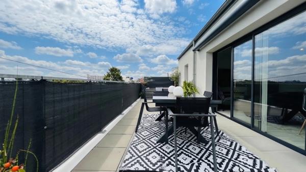 Dpt Finistère (29), à vendre QUIMPER Kerfeunteun appartement T3 situé au dernier étage de 59 m² habitable - Terrasse - Parking privé - Cave.