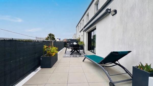 Dpt Finistère (29), à vendre QUIMPER Kerfeunteun appartement T3 situé au dernier étage de 59 m² habitable - Terrasse - Parking privé - Cave.