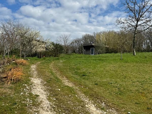 À VENDRE – Ensemble immobilier d’exception en pierre avec fonds de commerce bien-être et vue panoramique