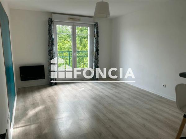 Location Studio 32.1 m² - JEANNE D'ARC Saint Jean De La Ruelle 45140