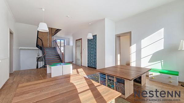 A Vendre Maison de Maître de 1870 Rénovée. 288 m² habitables + 150 m² à aménager, jardin, garage et dépendance à Martres-Tolosane