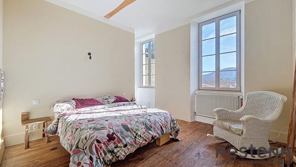 A Vendre Maison de Maître de 1870 Rénovée. 288 m² habitables + 150 m² à aménager, jardin, garage et dépendance à Martres-Tolosane