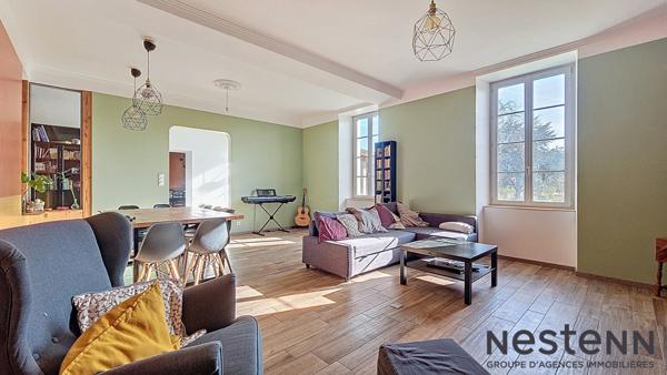 A Vendre Maison de Maître de 1870 Rénovée. 288 m² habitables + 150 m² à aménager, jardin, garage et dépendance à Martres-Tolosane