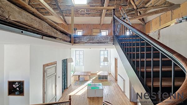 A Vendre Maison de Maître de 1870 Rénovée. 288 m² habitables + 150 m² à aménager, jardin, garage et dépendance à Martres-Tolosane