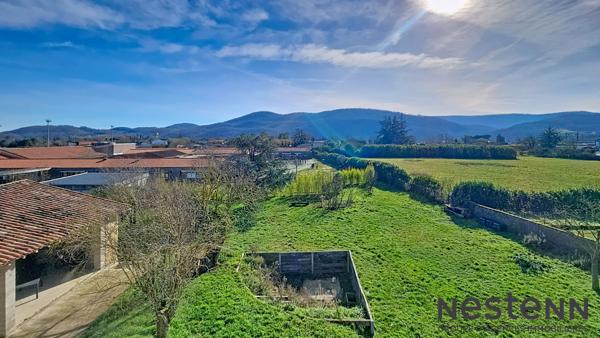 A Vendre Maison de Maître de 1870 Rénovée. 288 m² habitables + 150 m² à aménager, jardin, garage et dépendance à Martres-Tolosane