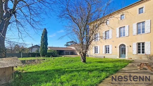 A Vendre Maison de Maître de 1870 Rénovée. 288 m² habitables + 150 m² à aménager, jardin, garage et dépendance à Martres-Tolosane