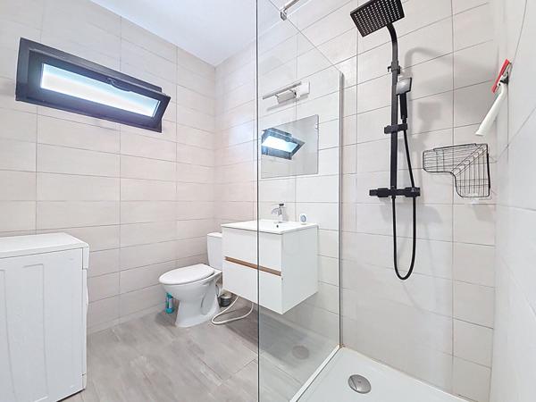 Villa contemporaine de 220 m² de type 7 avec piscine chauffée et appartement indépendant de 42 m²