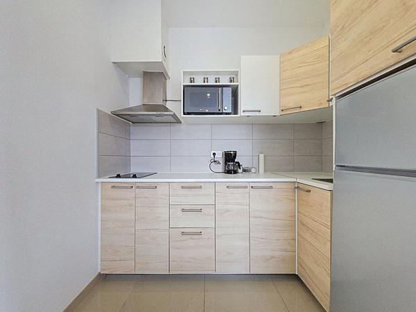 Villa contemporaine de 220 m² de type 7 avec piscine chauffée et appartement indépendant de 42 m²