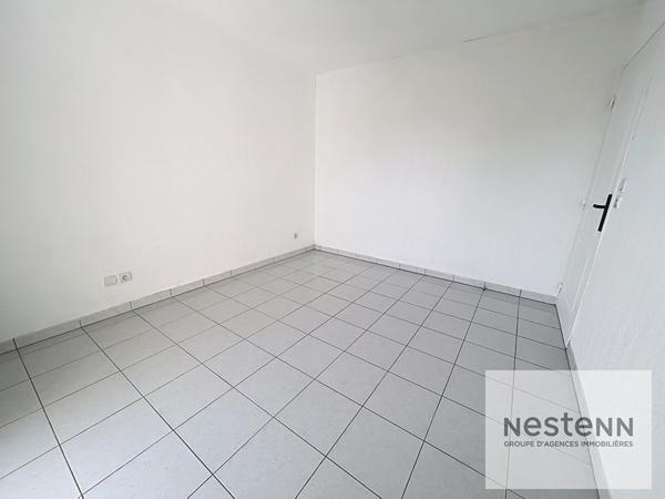 Fréjus, dernier étage, 2 pièces, terrasse et garage
