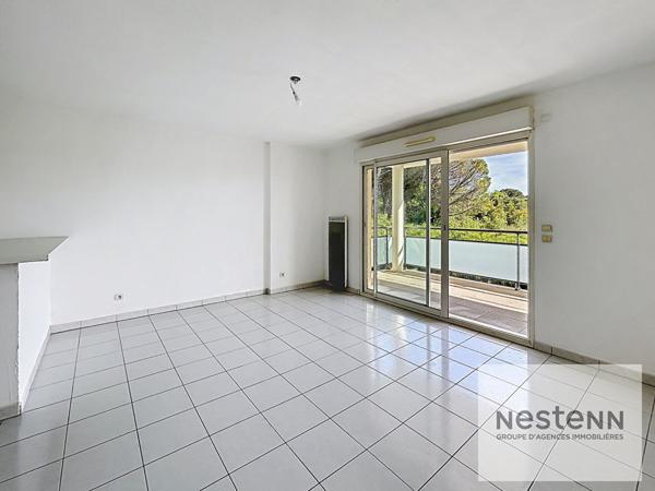 Fréjus, dernier étage, 2 pièces, terrasse et garage
