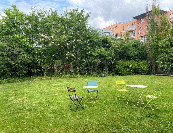 SURESNES - CENTRE VILLE/ APPARTEMENT DERNIER ETAGE (3- 4 CHAMBRES) AVEC PARKING