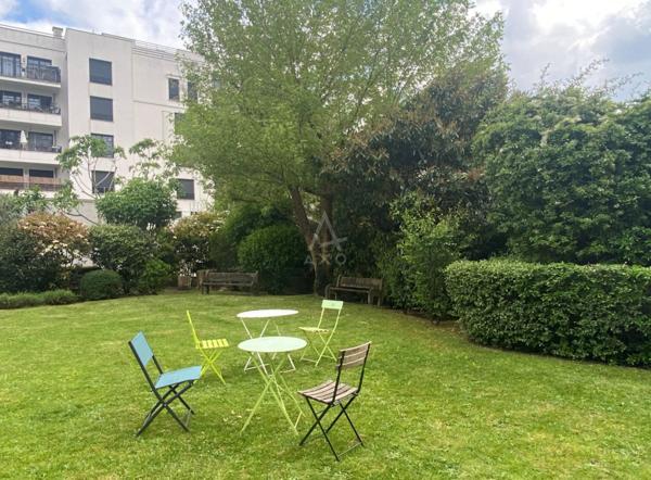 SURESNES - CENTRE VILLE/ APPARTEMENT DERNIER ETAGE (3- 4 CHAMBRES) AVEC PARKING