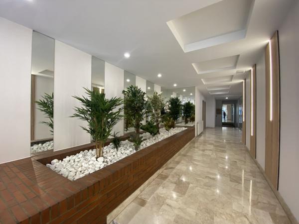 SURESNES - CENTRE VILLE/ APPARTEMENT DERNIER ETAGE (3- 4 CHAMBRES) AVEC PARKING
