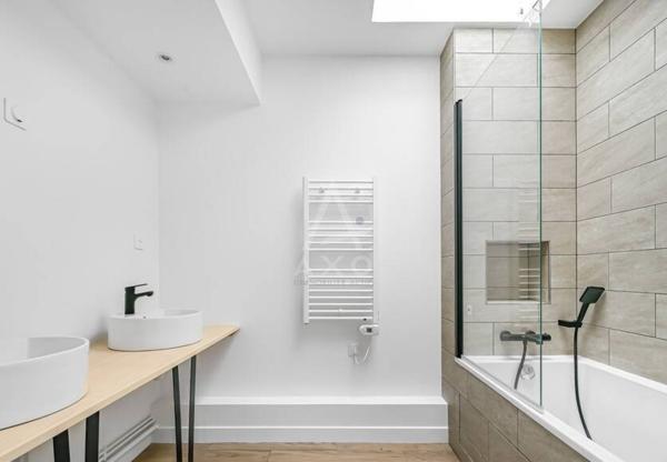 SURESNES - CENTRE VILLE/ APPARTEMENT DERNIER ETAGE (3- 4 CHAMBRES) AVEC PARKING
