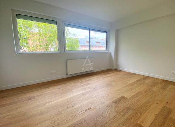 SURESNES - CENTRE VILLE/ APPARTEMENT DERNIER ETAGE (3- 4 CHAMBRES) AVEC PARKING