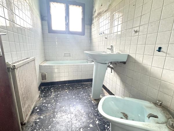 A VISITER SUR CARPENTRAS (84)  - MAISON TRADITIONNELLE DE 89 M²  SUR TERRAIN DE 493 M²