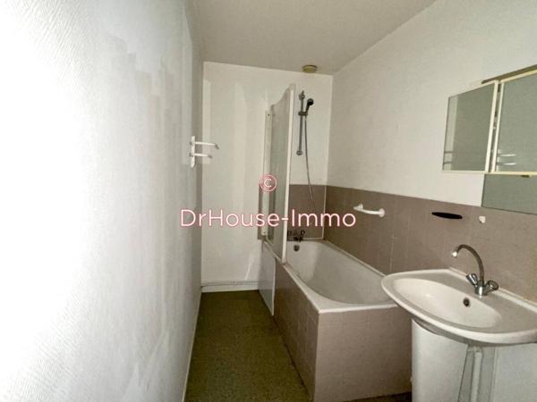 Appartement à louer 4 pièces de 82 m²