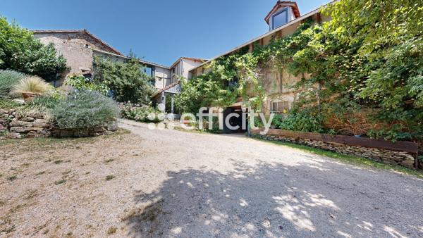 Maison
         9 pièces
        - 378 m² Bien prestige 606 000 € *
