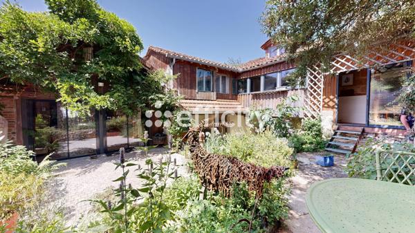 Maison
         9 pièces
        - 378 m² Bien prestige 606 000 € *