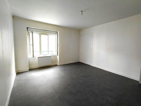 ACHAT/VENTE LAVAL IMMEUBLE CENTRE VILLE ET PROCHE GARE