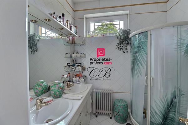 MAISON 6 PIECES AVEC EXTERIEURS - ALES PROX. CENTRE VILLE