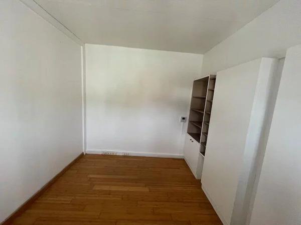 Location Bureau 57 m2 à Fort-de-France